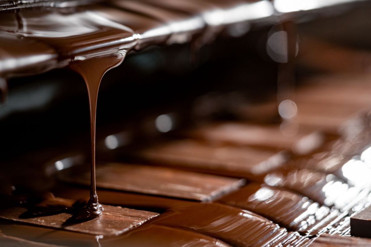 flowing chocolate