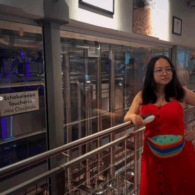 18 Tiffany in the factory